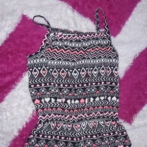 A short and a pant that is together (set).